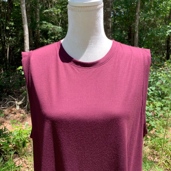 Athletic Burgundy Sleeveless Top XXL - Picture 2 of 5
